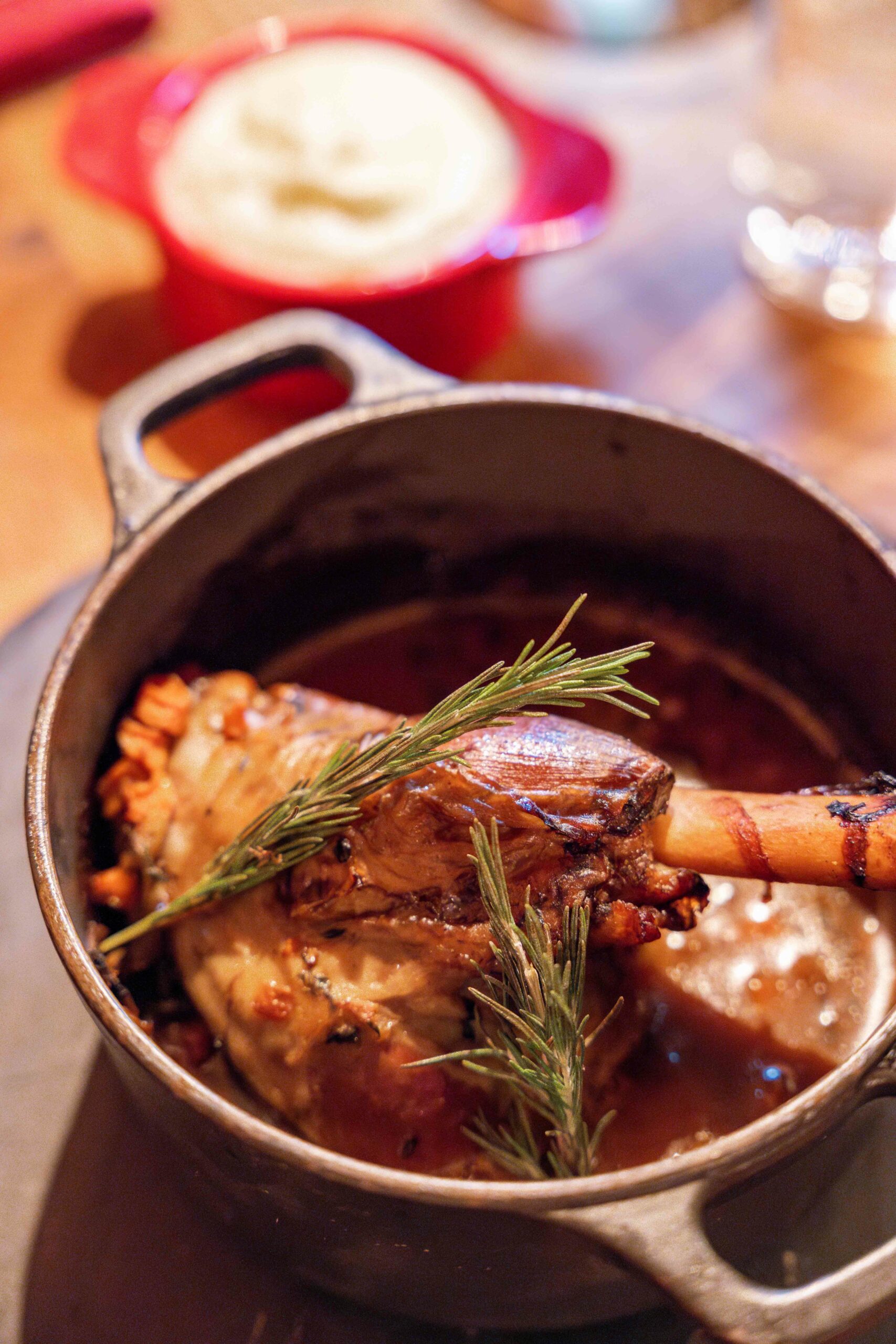 Epaule d'agneau rôtie, miel et thym