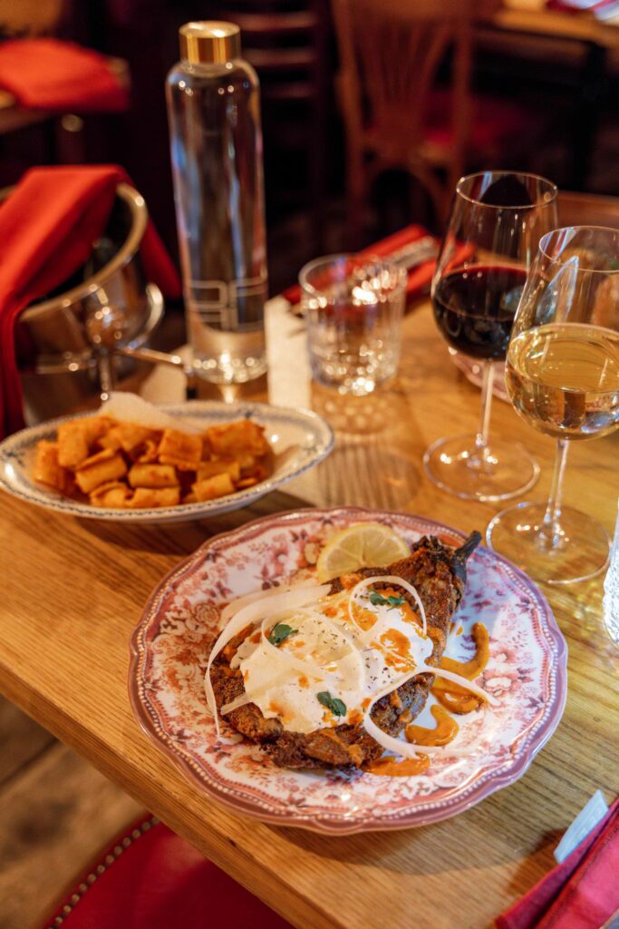 Notre plat signature végétarien la  Milanaise d’aubergine stracciatella di burrata